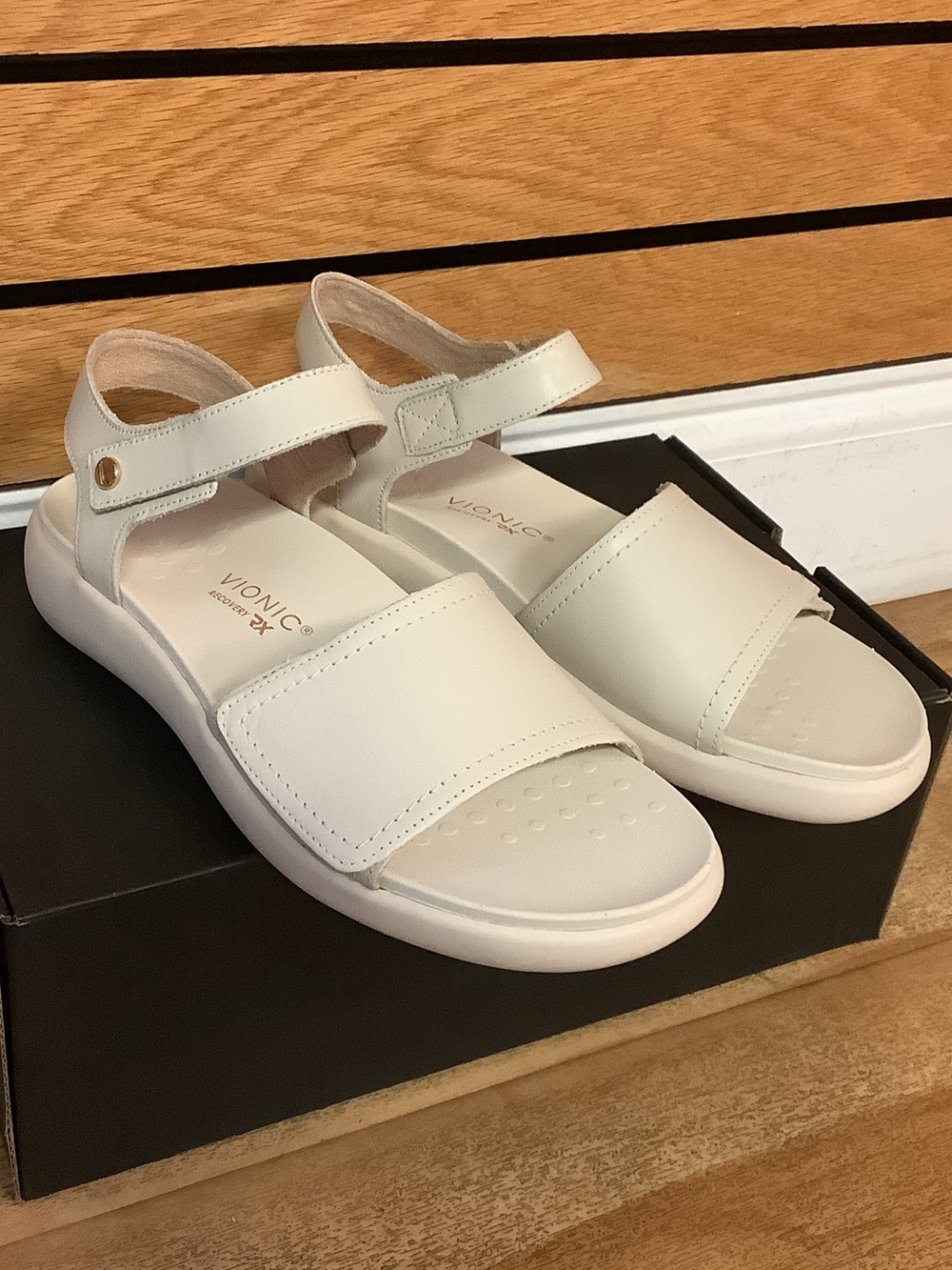 Vionic Awaken RX Cream Leather